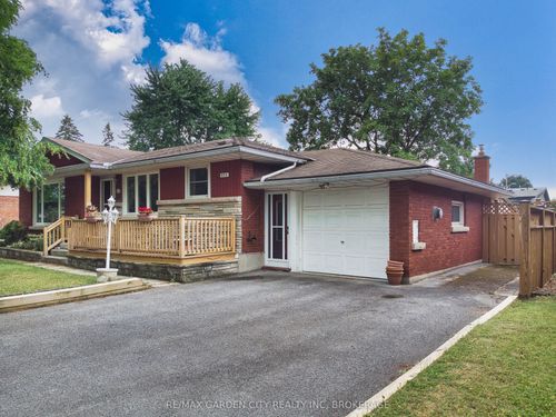 575 Vine St, Saint Catharines, ON, L2M3V2 | Card Image