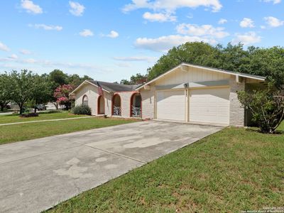 303 Cordoba Dr, House other with 3 bedrooms, 2 bathrooms and null parking in Universal City TX | Image 3