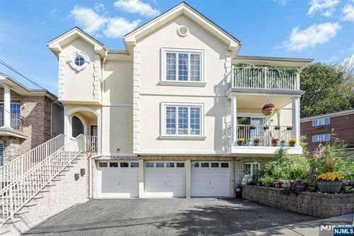 615 Prospect Ave, Fairview, NJ, 07022-1884 | Card Image