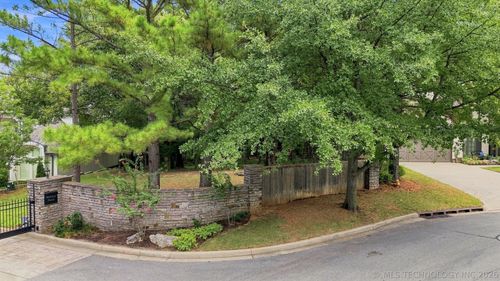 8301 S Urbana Ave, Tulsa, OK, 74137-1909 | Card Image