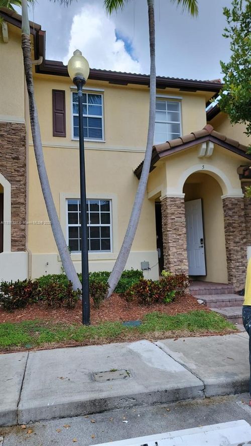 unit-5-9031 Sw 227th St, Cutler Bay, FL, 33190-1842 | Card Image