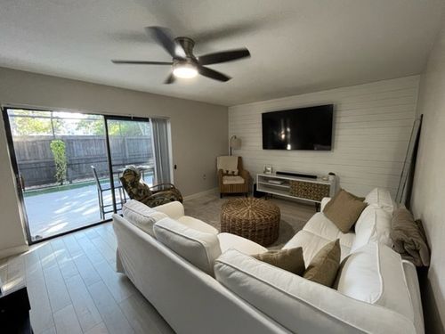 365 Waverly Pl, Vero Beach, FL, 32960-5930 | Card Image