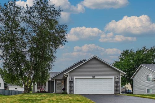 9176 Sierra Rd, Woodbury, MN, 55125-3555 | Card Image