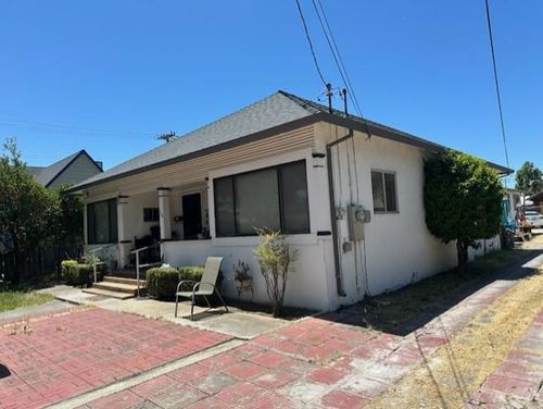 750 Powell St, Hollister, CA, 95023-3839 | Card Image