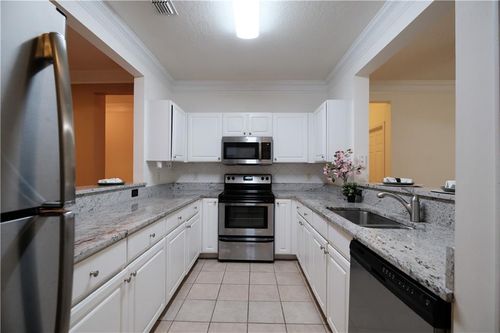 4007 Westchester Rdg Ne, Brookhaven, GA, 30329-2495 | Card Image