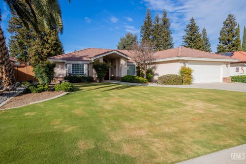 7408 Feather River Drive, Bakersfield, CA, 93308 | Card Image