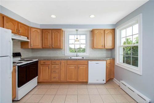 983 Black Rock Tpke, Fairfield, CT, 06825-4159 | Card Image