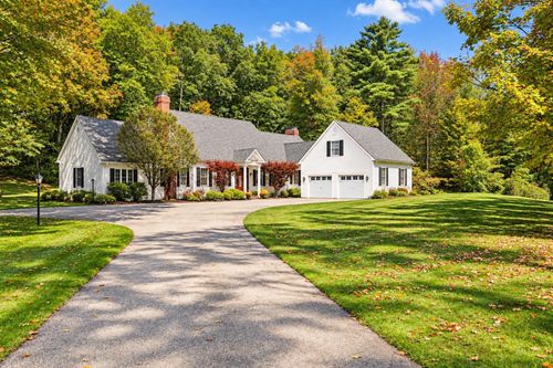 370 Southshire Drive, Bennington, VT, 05201 | Card Image