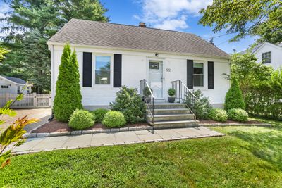 522 High Street, House other with 3 bedrooms, 1 bathrooms and 4 parking in Fairfield CT | Image 2