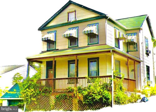 711 61st Ave, FAIRMOUNT HEIGHTS, MD, 20743-1608 | Card Image