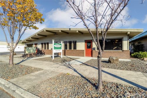 111 S Main St, Milton-Freewater, OR, 97862-1342 | Card Image