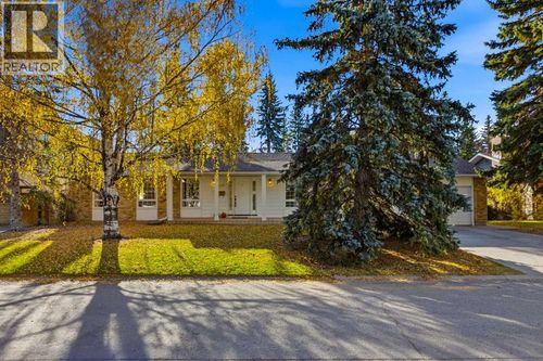 2935 Lindstrom Drive Sw, Calgary, AB, T3E6E5 | Card Image