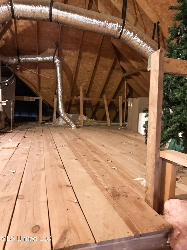Attic | Image 60