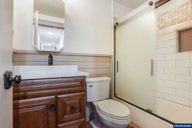 241 Silver Loop, House other with 4 bedrooms, 3 bathrooms and null parking in Silverton OR | Image 21
