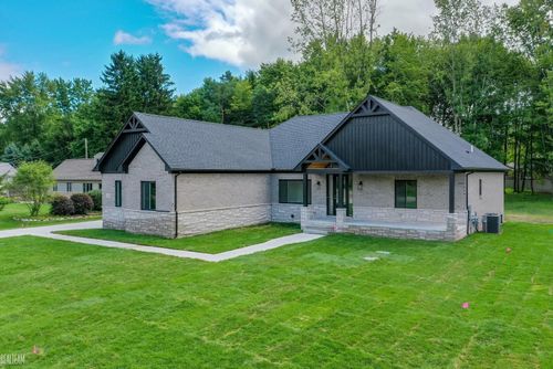 55420 Jewell Rd, Shelby Township, MI, 48315-1064 | Card Image