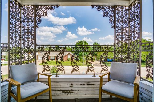 1211 Cherokee St, Weatherford, TX, 76086-3952 | Card Image