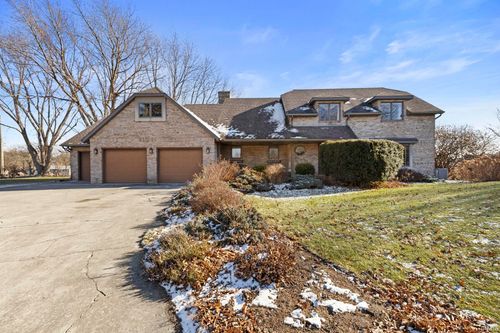 19730 Peach Ridge Rd, Goshen, IN, 46526-7204 | Card Image