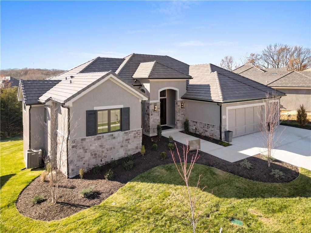 Lucerne Ave, Kansas City, MO 64151