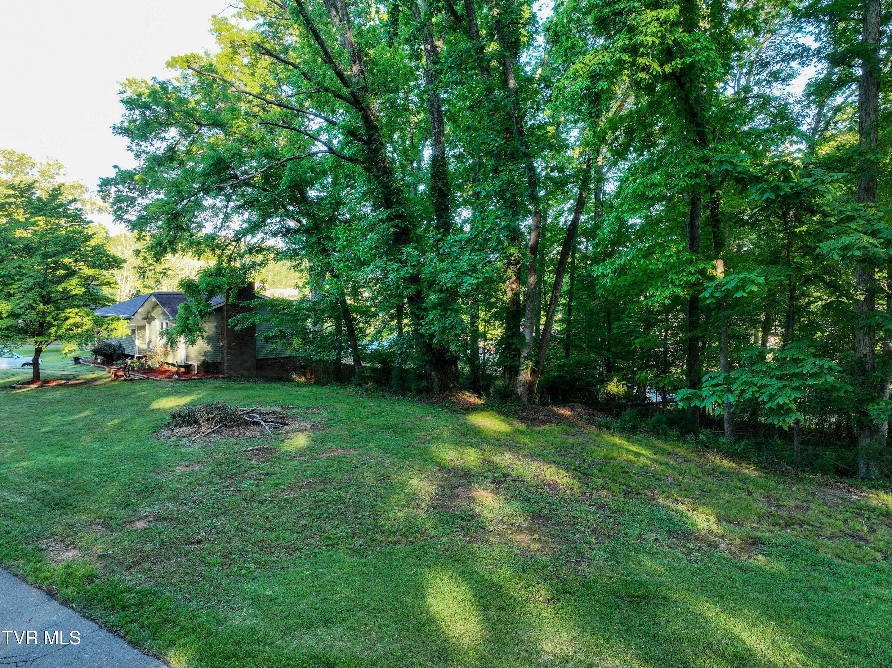 Land in Church Hill 3