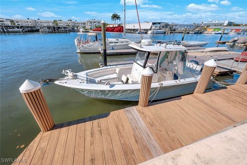 apt-212-800 River Point Dr, NAPLES, FL, 34102-3447 | Card Image