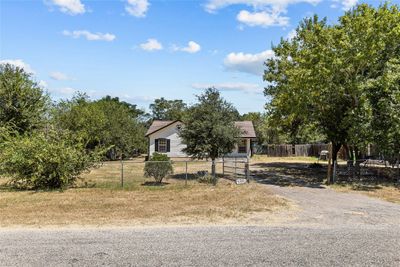 430 Waxwing Drive, House other with 3 bedrooms, 2 bathrooms and null parking in Poteet TX | Image 3