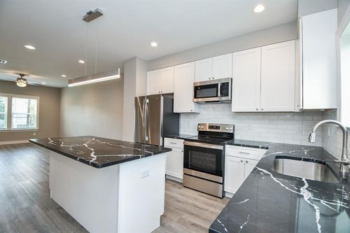 108-5262 Ella Boulevard, Houston, TX, 77018 | Card Image