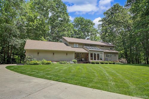 11349 Philway Ct, Brighton, MI, 48114-9498 | Card Image