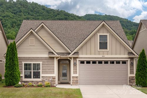 205 Windstone Dr, Fletcher, NC, 28732-0229 | Card Image