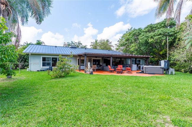 8001 Sw 133 Rd St, House other with 3 bedrooms, 3 bathrooms and null parking in Pinecrest FL | Image 6