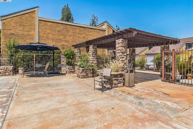 APT-154 - 7166 N Fruit Ave, Condo with 2 bedrooms, 2 bathrooms and 2 parking in Fresno CA | Image 4