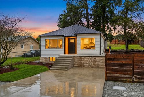 10731 18th Ave Sw, Seattle, WA, 98146-2029 | Card Image