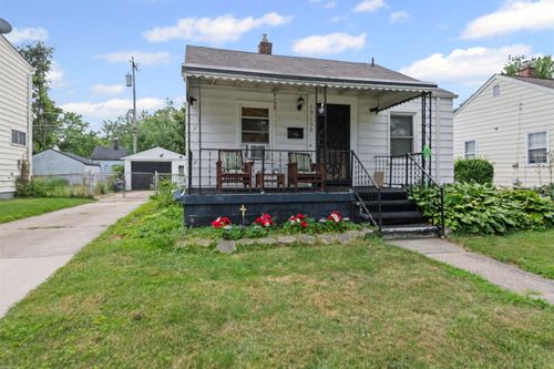 19130 Kenosha St, Harper Woods, MI, 48225-2132 | Card Image