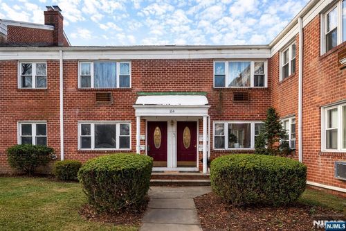 184 Hillside Ave, Leonia, NJ, 07605-1666 | Card Image