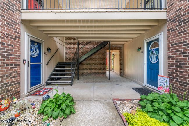 H10 - 6711 Gunston Ln, Condo with 2 bedrooms, 2 bathrooms and null parking in Prospect KY | Image 4