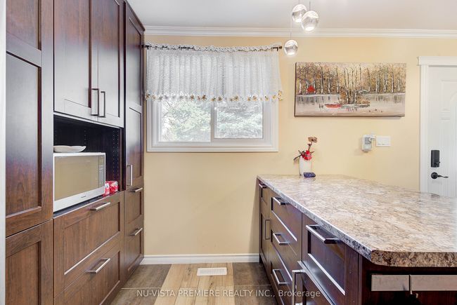 45 Mohegan Cres, House attached with 3 bedrooms, 2 bathrooms and 2 parking in London ON | Image 9