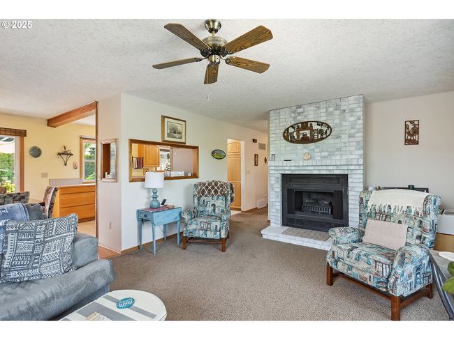 620 Sherman Dr, House other with 3 bedrooms, 2 bathrooms and 2 parking in The Dalles OR | Image 5