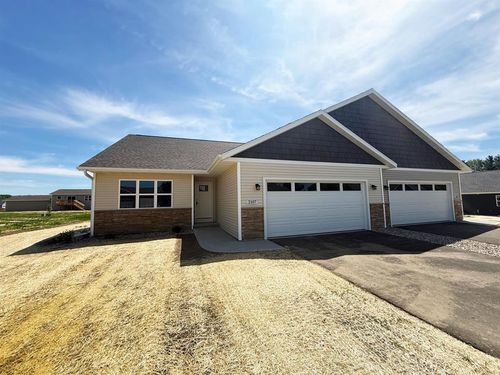 gr42-2107 S Ironwood Avenue, Marshfield, WI, 54449 | Card Image