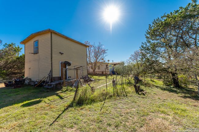 989 Oil Wl, Home with 3 bedrooms, 2 bathrooms and null parking in Pipe Creek TX | Image 6