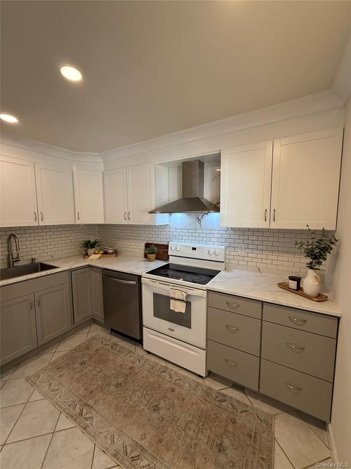 405 Fox Run Lane, Carmel, NY, 10512 | Card Image