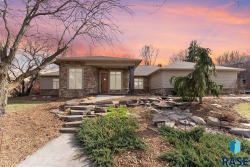 3557 S Spencer Blvd Boulevard, Sioux Falls, SD, 57103 | Card Image