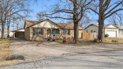 110 E 13th Pl, Claremore, OK, 74017-4207 | Card Image