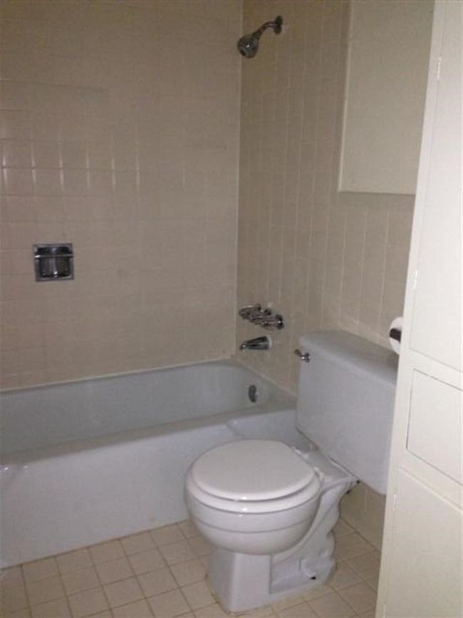 APT-102 - 706 W 34 Th St, Condo with 1 bedrooms, 1 bathrooms and 1 parking in Austin TX | Image 8