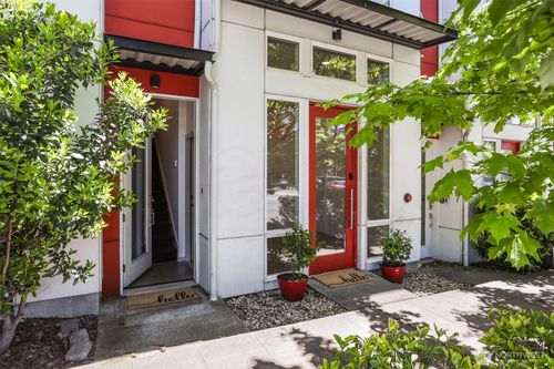 6704 15th Ave Nw, Seattle, WA, 98117-5507 | Card Image