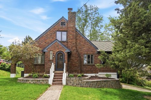 2831 Losantiville Ave, Cincinnati, OH, 45213-1233 | Card Image