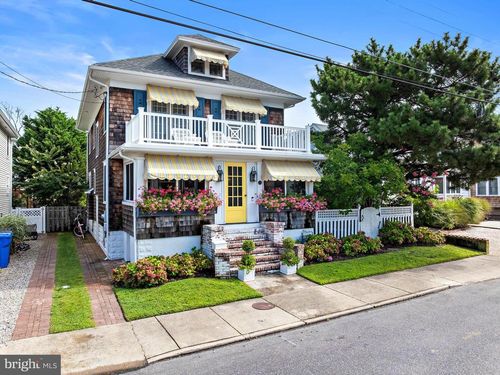 215 Ocean St, BEACH HAVEN, NJ, 08008-1629 | Card Image