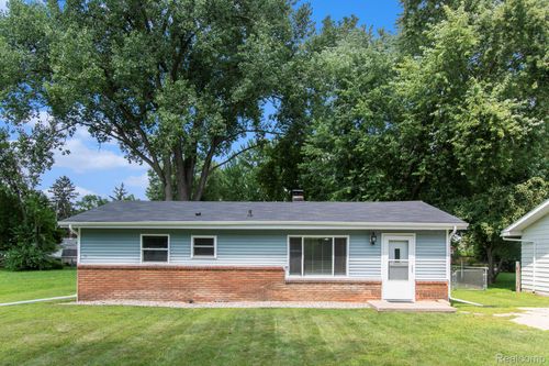 265 Oak St, Montrose, MI, 48457-9101 | Card Image