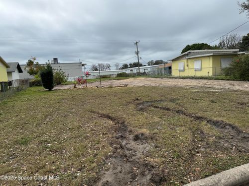 111 Cocoa Pl, Cocoa, FL, 32922-7322 | Card Image