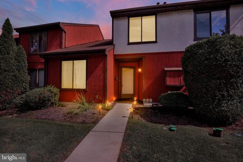 28-3 Wister Way, READING, PA, 19606 | Card Image