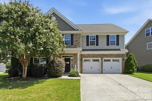 3829 Franklin Meadows Dr, Matthews, NC, 28105-6930 | Card Image