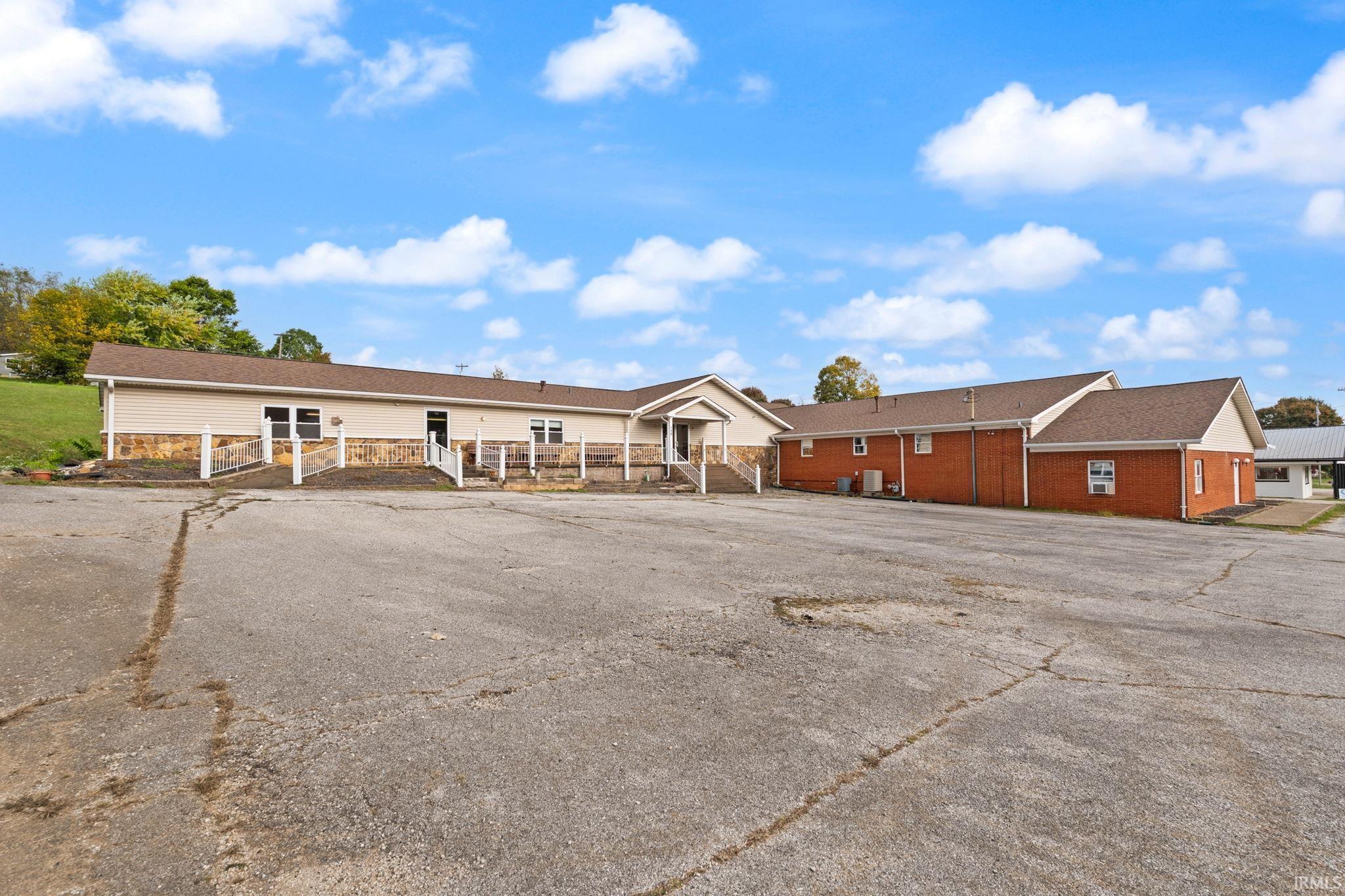 Commercial Sale in Marengo